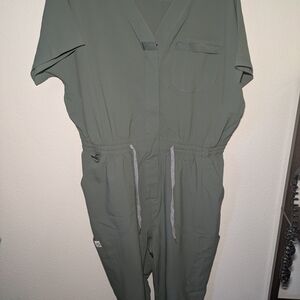 Wonder Wink Olive Green Women's One Piece Scrubs Size Large